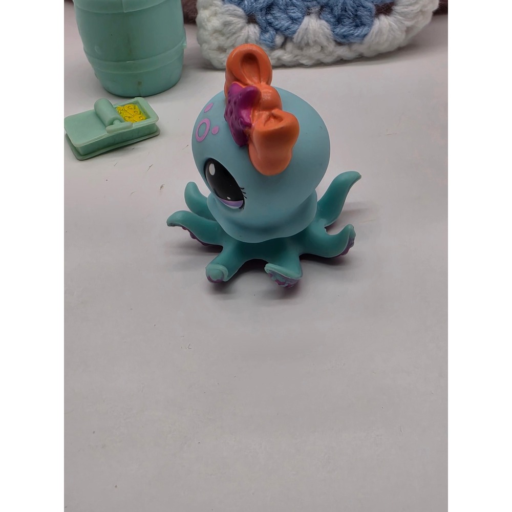 Littlest Pet Shop Octopus Dollhouse Accessory Figure Lot #2237 - Picture 13 of 14